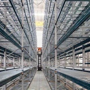 Xe Nâng điện VNA 1.6 Tấn (Man-up Rail Guidance)